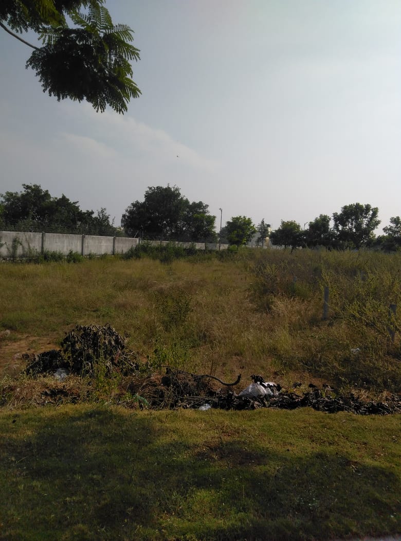 Open Plot for sale in Kom