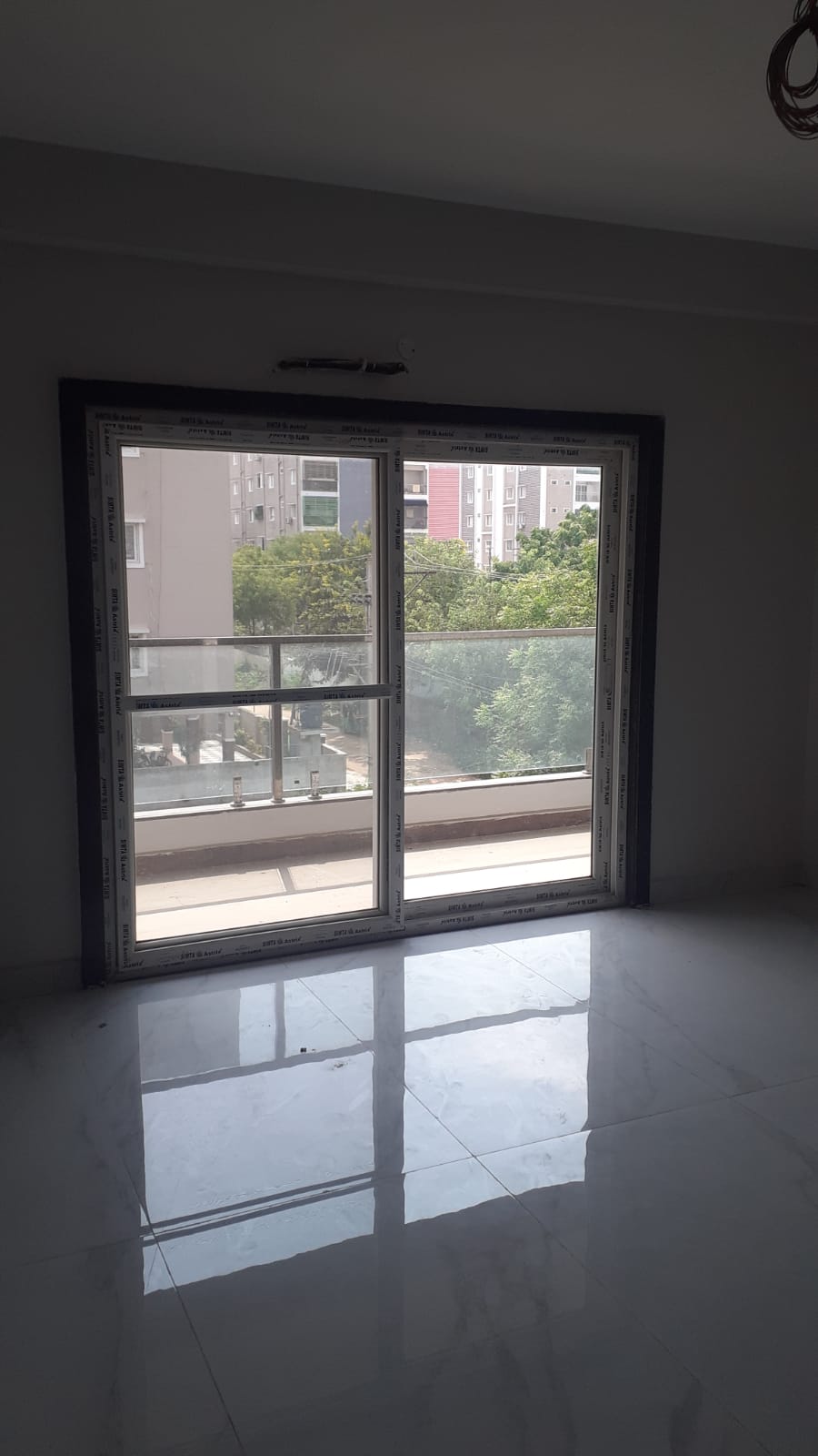 2 BHK Flat For sale in Ta