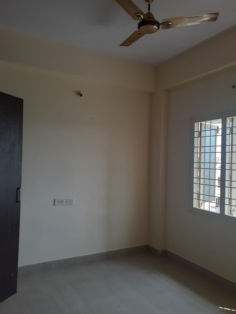 2 BHK Flat for sale in Mo