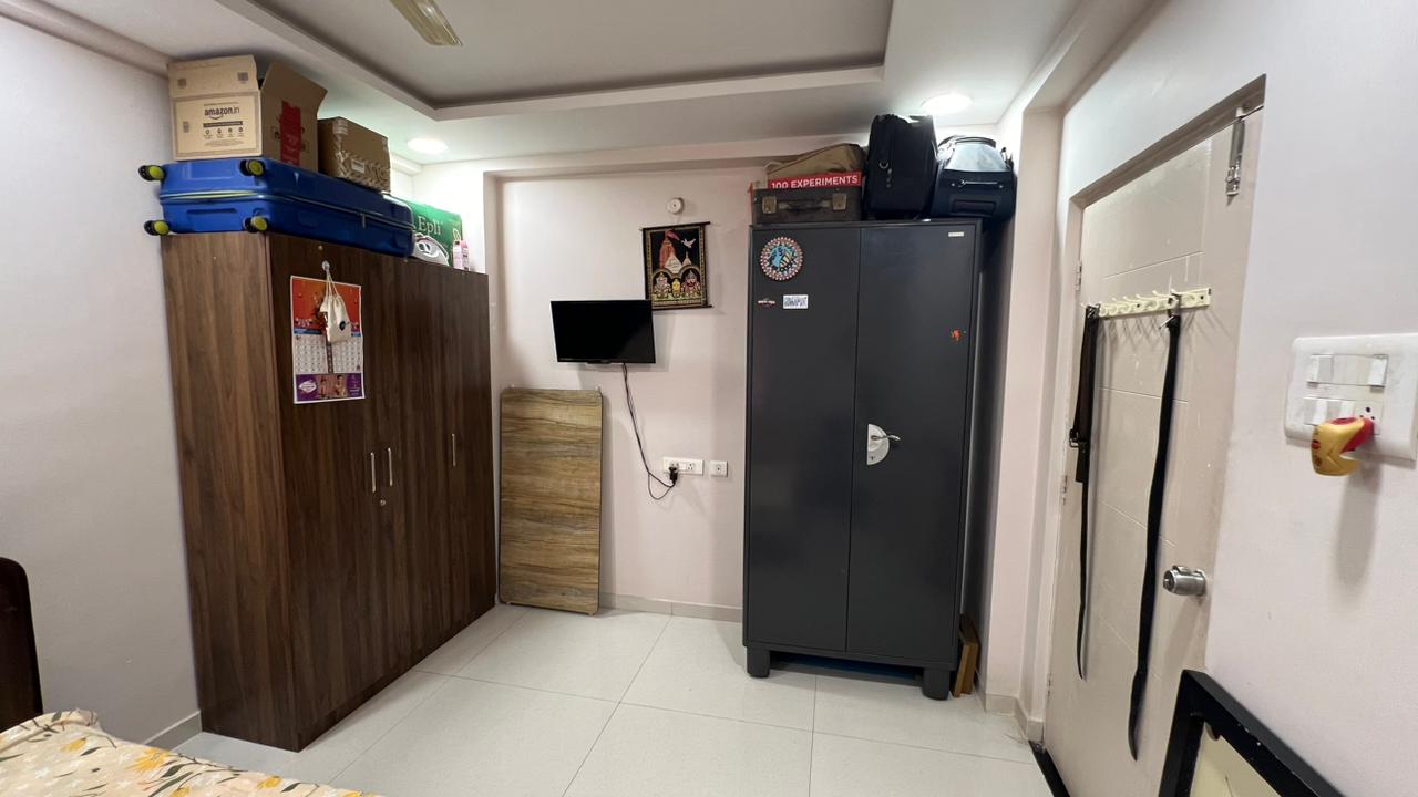 3 BHK Flat for sale in So