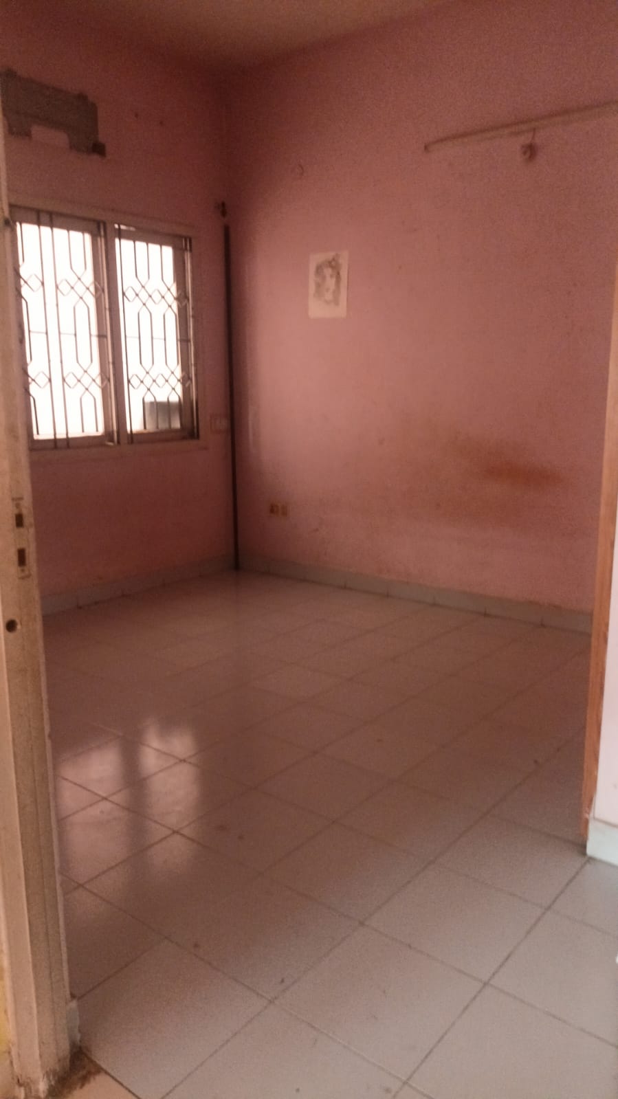 2 BHK Flat for sale in Hi