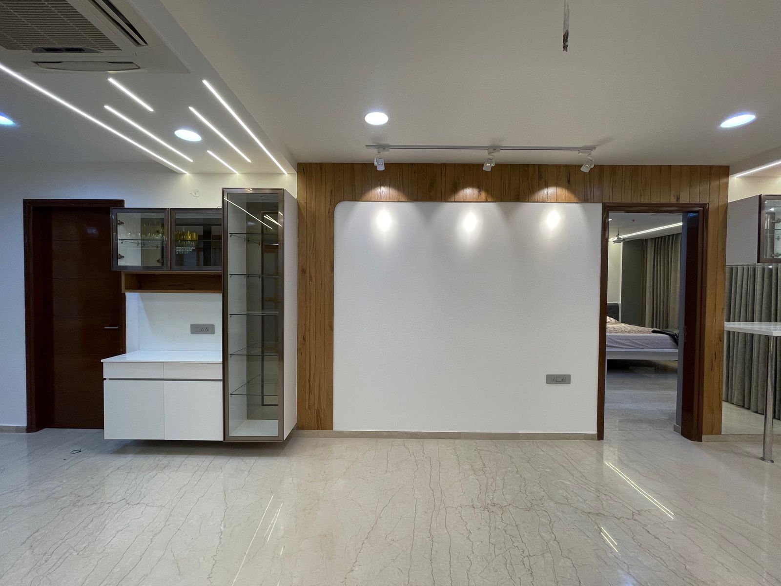 4 BHK Flat for sale in Ya