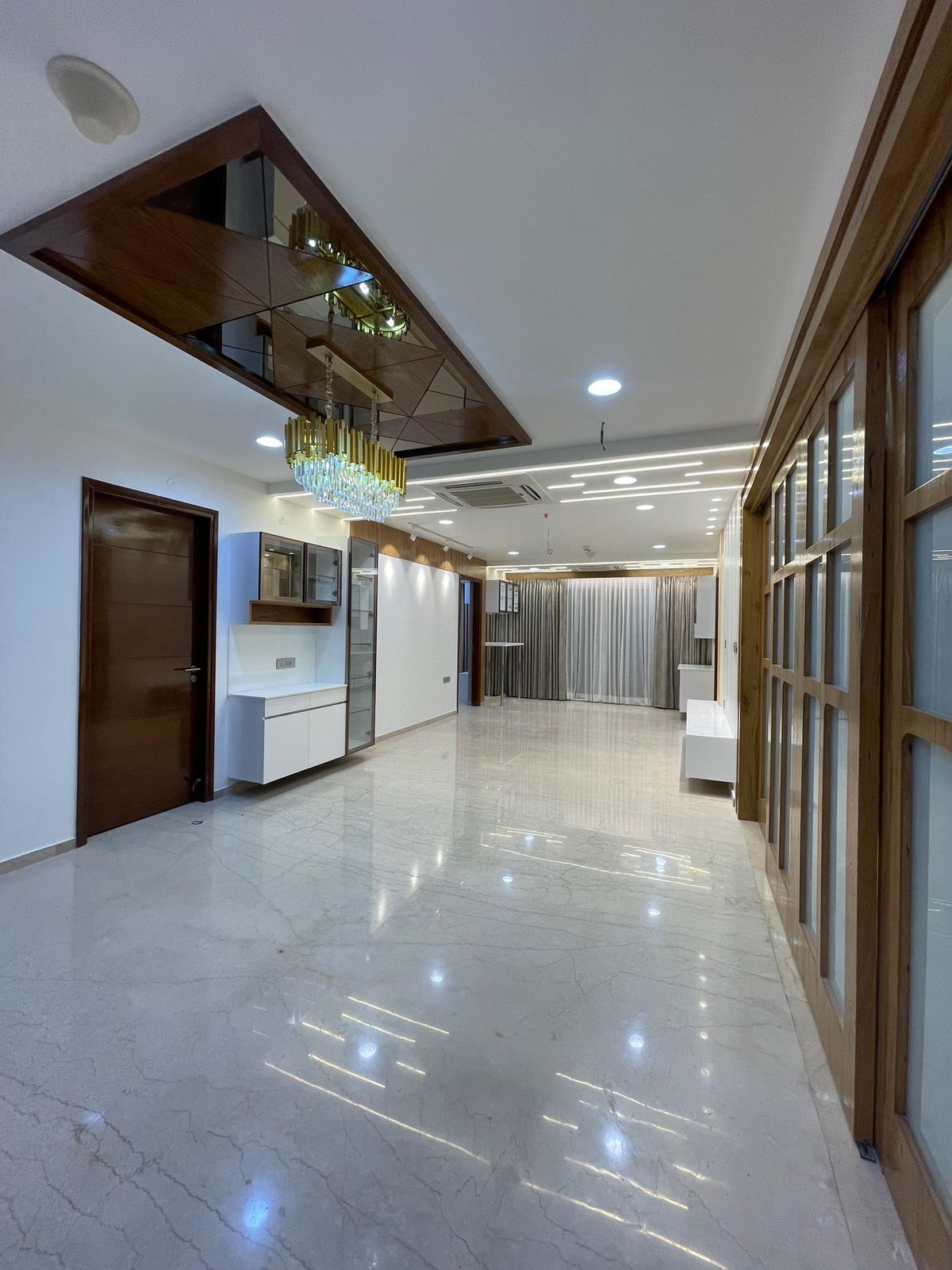 4 BHK Flat for sale in Ya